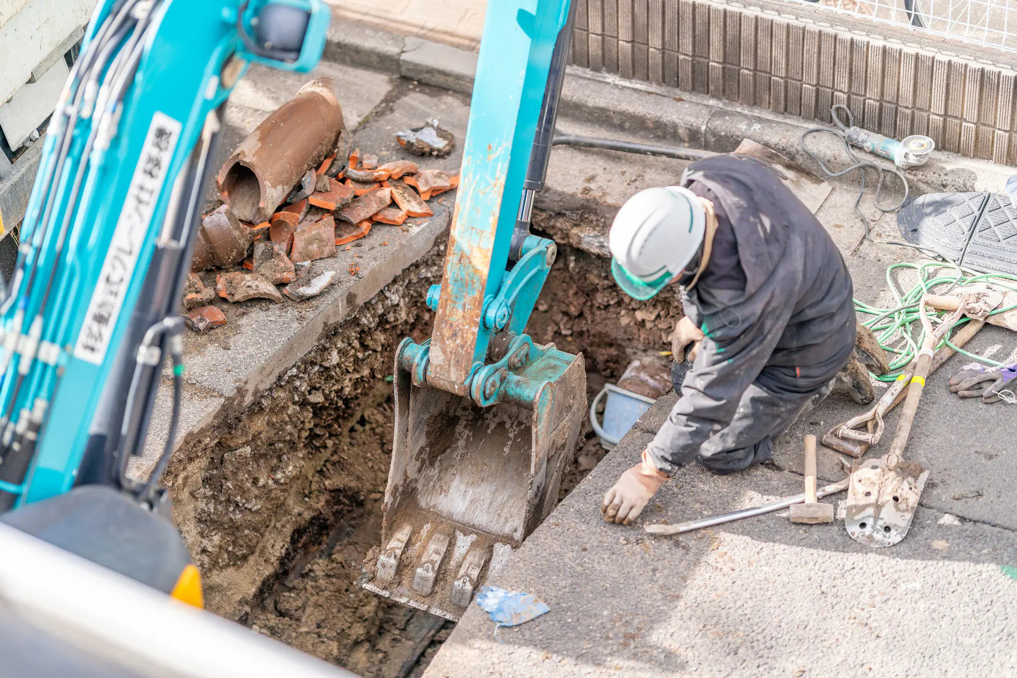 (2)窮地に立たされる自治体 不足する使用料、膨らむ更新費 (2)窮地に立たされる自治体 不足する使用料、膨らむ更新費