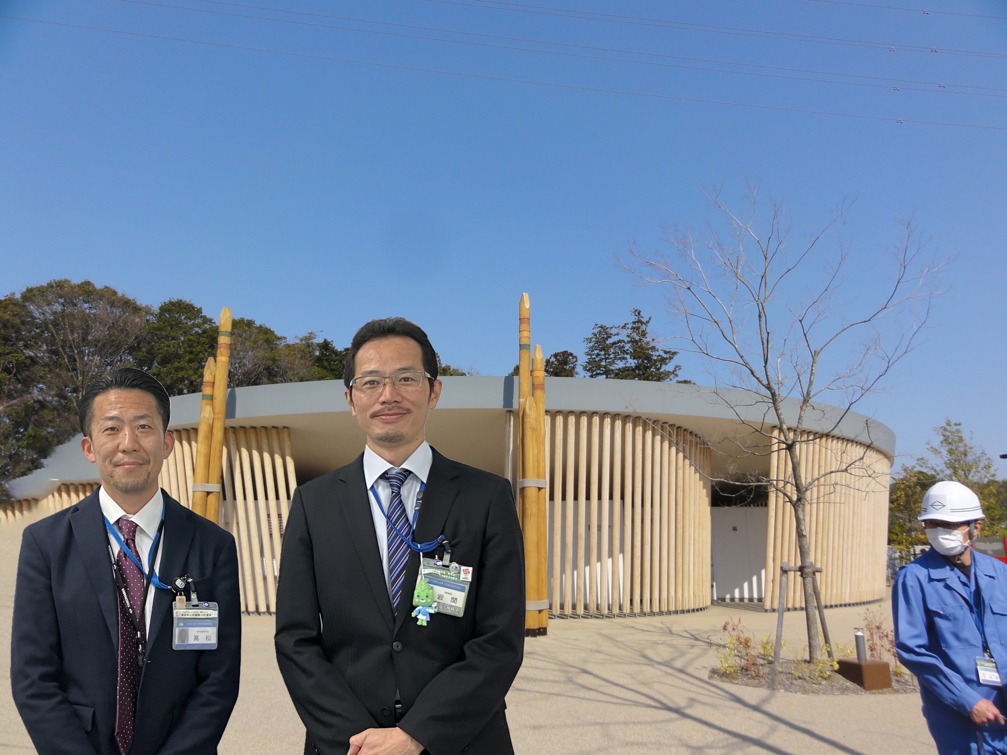 髙松誠営繕企画課課長補佐（左）と岩間隆男みどり政策調整担当課長