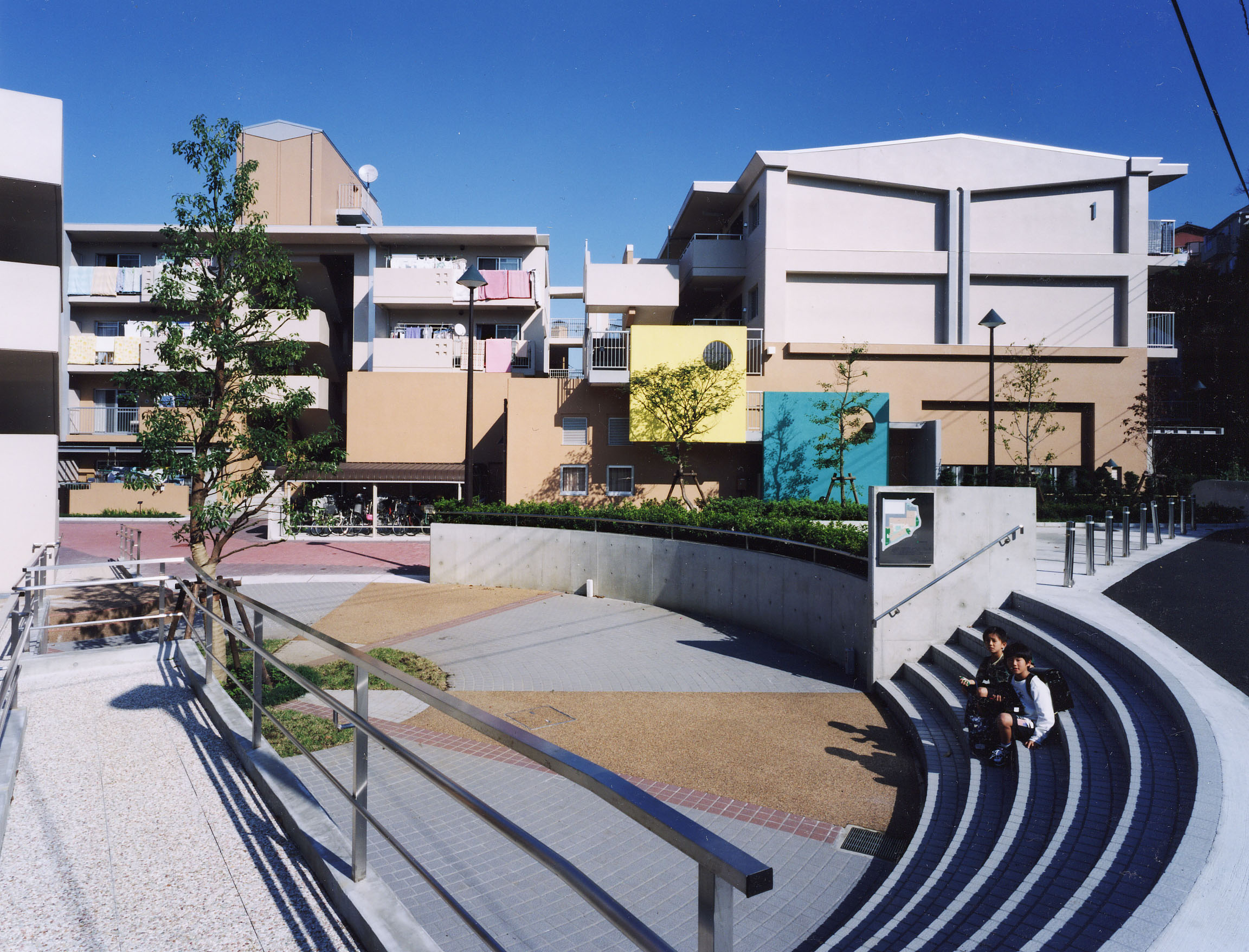 富岡西ハイツ／富岡地域ケアプラザ